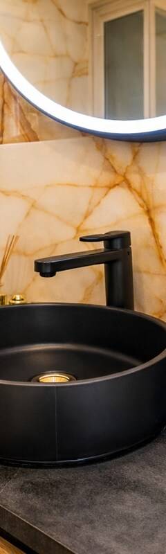 Full bathroom image 1
