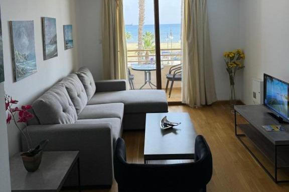 Ithaki Phinikoudes Apartment102